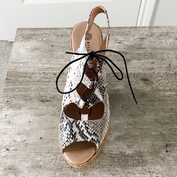NWOB Eric Michaels Beige Python Espadrille Wedges - Picture 4 of 6